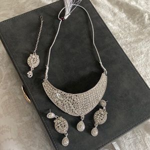 Beautiful Indian Bollywood  Necklace, Earring and Tikka set